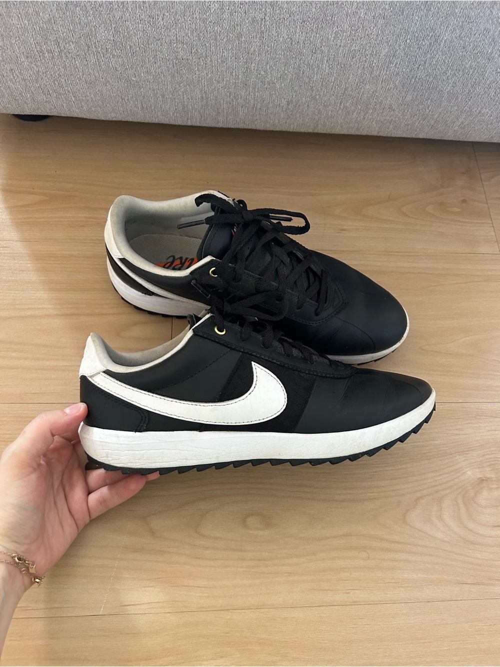 Nike Black & White Golf Sneakers Women size 7 in good condition